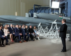 Chiến sự ngày 426: Ông Medvedev cảnh báo nguy cơ nóng; Nga triển khai T-14 ở Ukraine