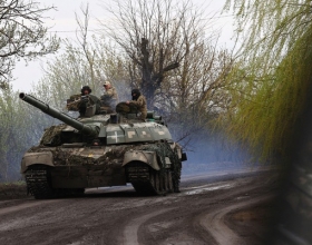 Chiến sự Ukraine ngày 413: 'Mưa' cấm vận từ Mỹ, Nga